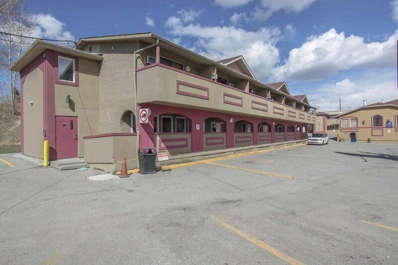 Canadas Best Value Inn Chinook Station YYC Buitenkant foto