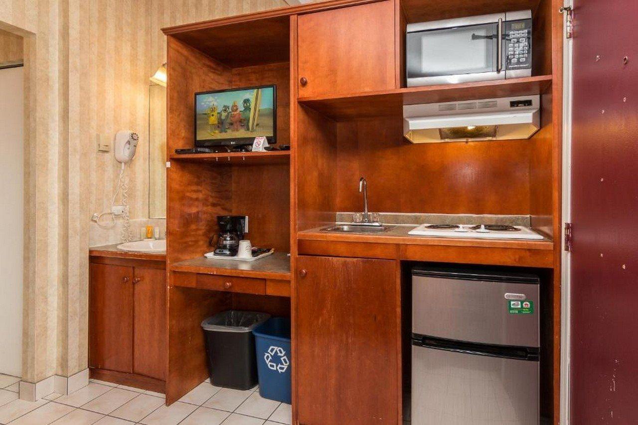 Canadas Best Value Inn Chinook Station YYC Buitenkant foto