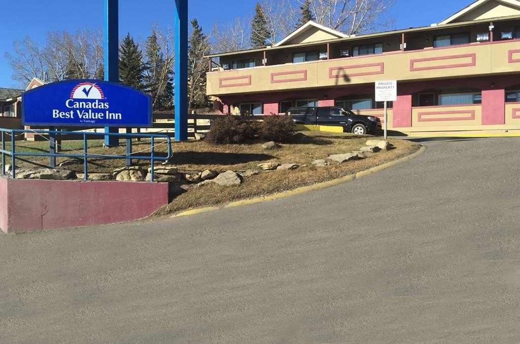 Canadas Best Value Inn Chinook Station YYC Buitenkant foto