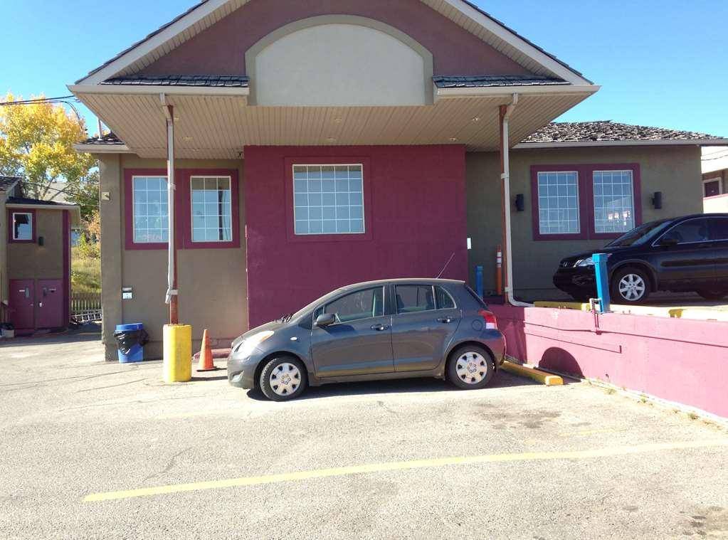 Canadas Best Value Inn Chinook Station YYC Buitenkant foto