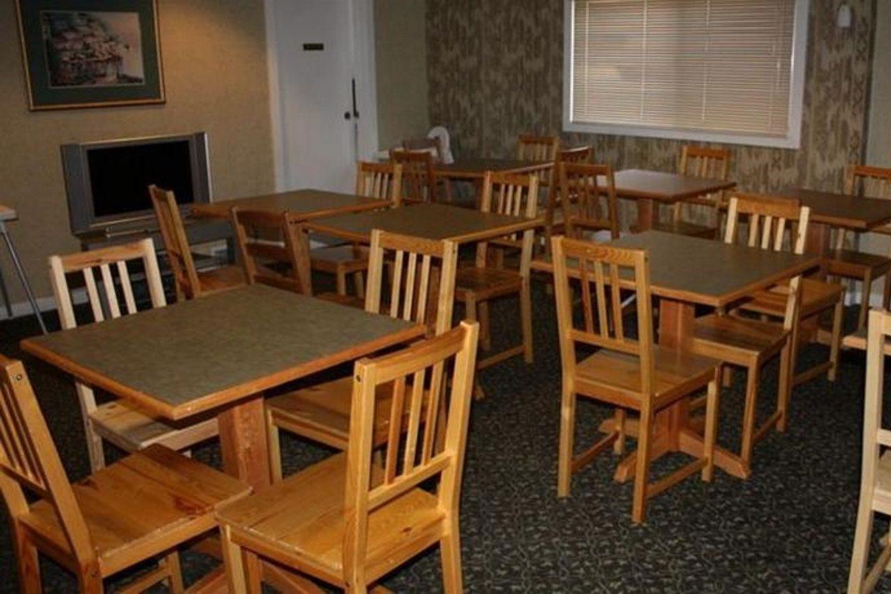Canadas Best Value Inn Chinook Station YYC Buitenkant foto