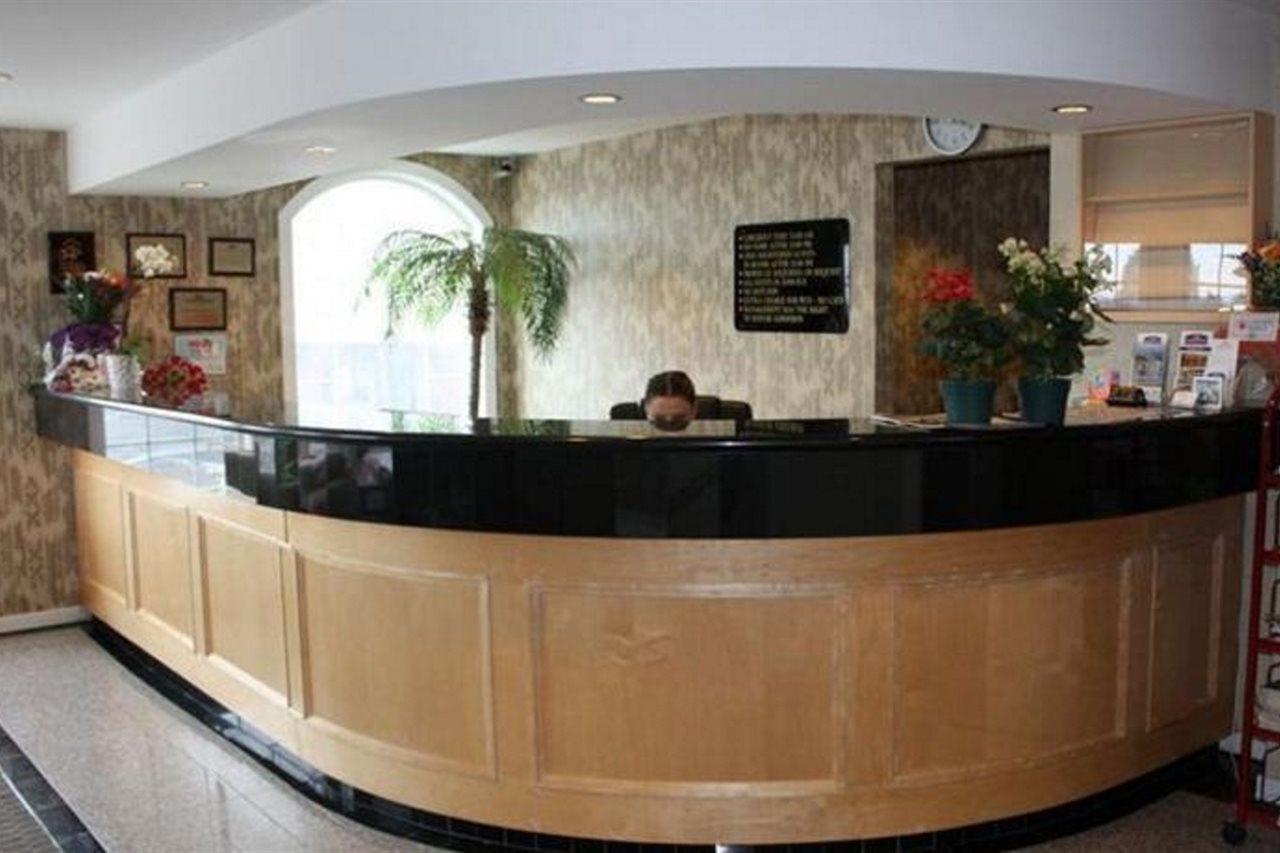 Canadas Best Value Inn Chinook Station YYC Buitenkant foto