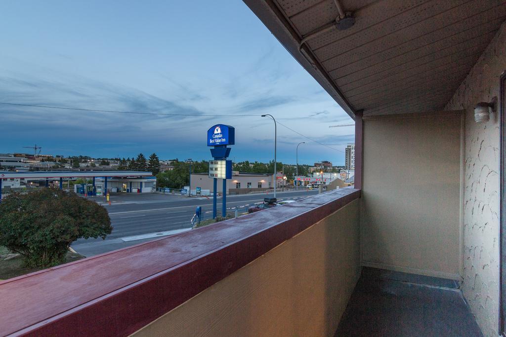 Canadas Best Value Inn Chinook Station YYC Buitenkant foto