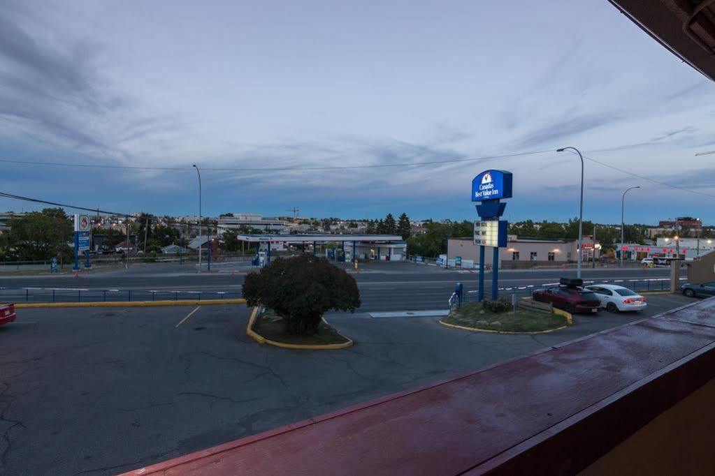 Canadas Best Value Inn Chinook Station YYC Buitenkant foto