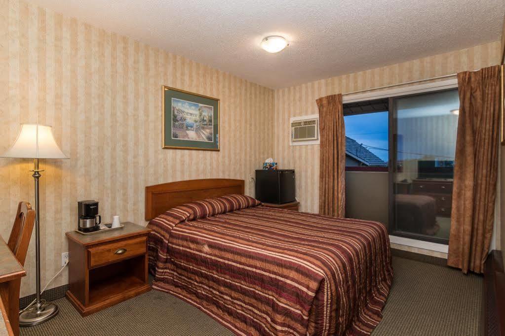 Canadas Best Value Inn Chinook Station YYC Buitenkant foto