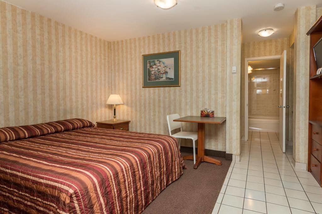 Canadas Best Value Inn Chinook Station YYC Buitenkant foto