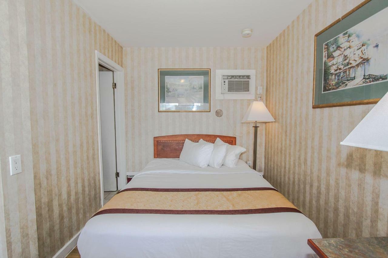 Canadas Best Value Inn Chinook Station YYC Buitenkant foto
