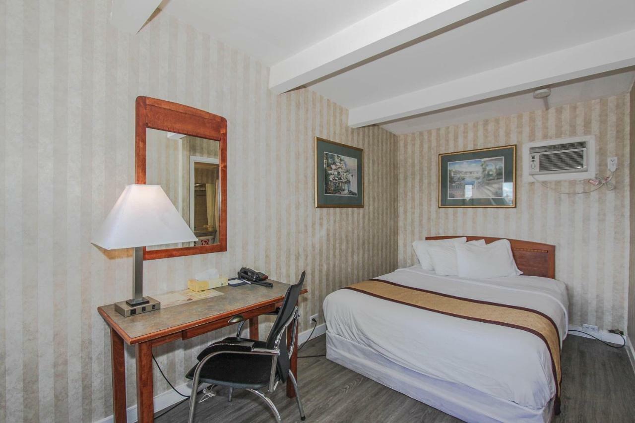 Canadas Best Value Inn Chinook Station YYC Buitenkant foto