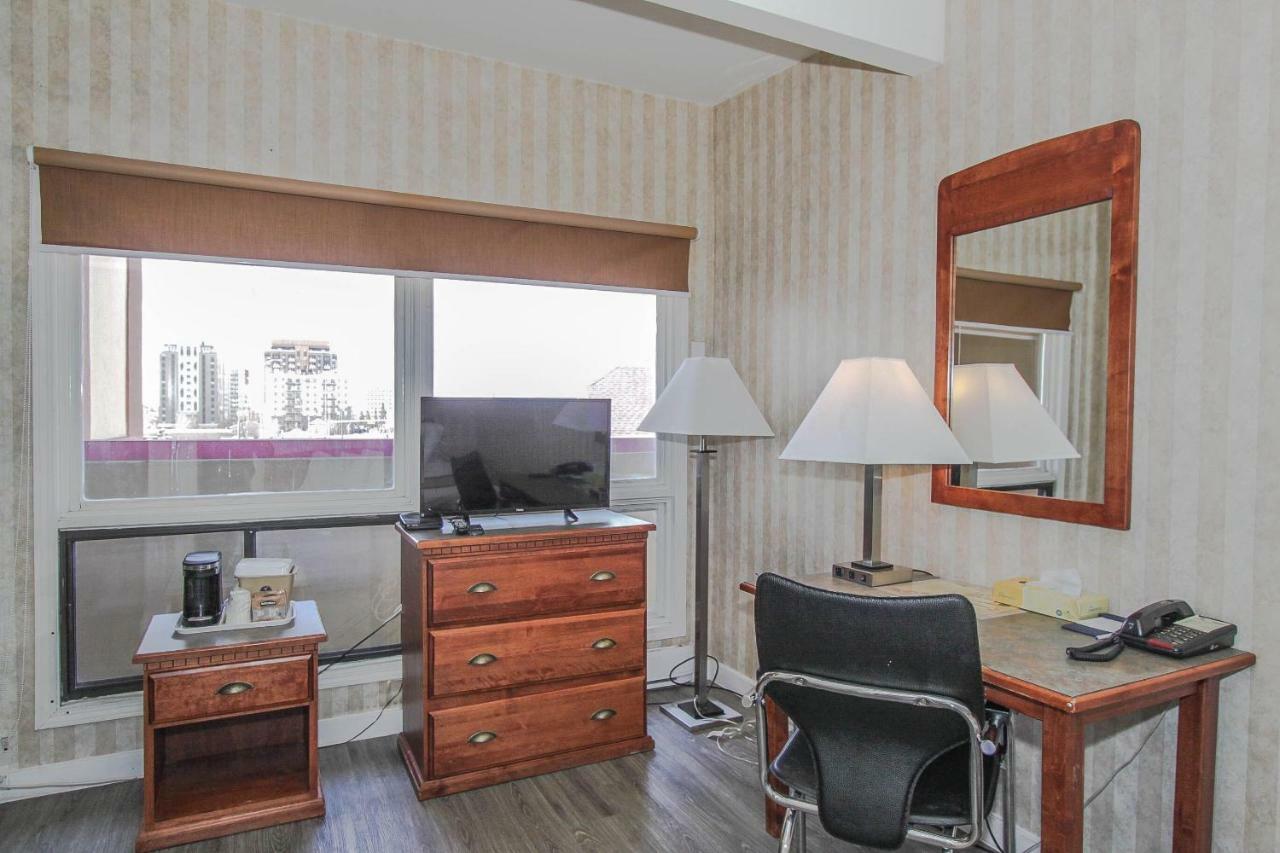 Canadas Best Value Inn Chinook Station YYC Buitenkant foto