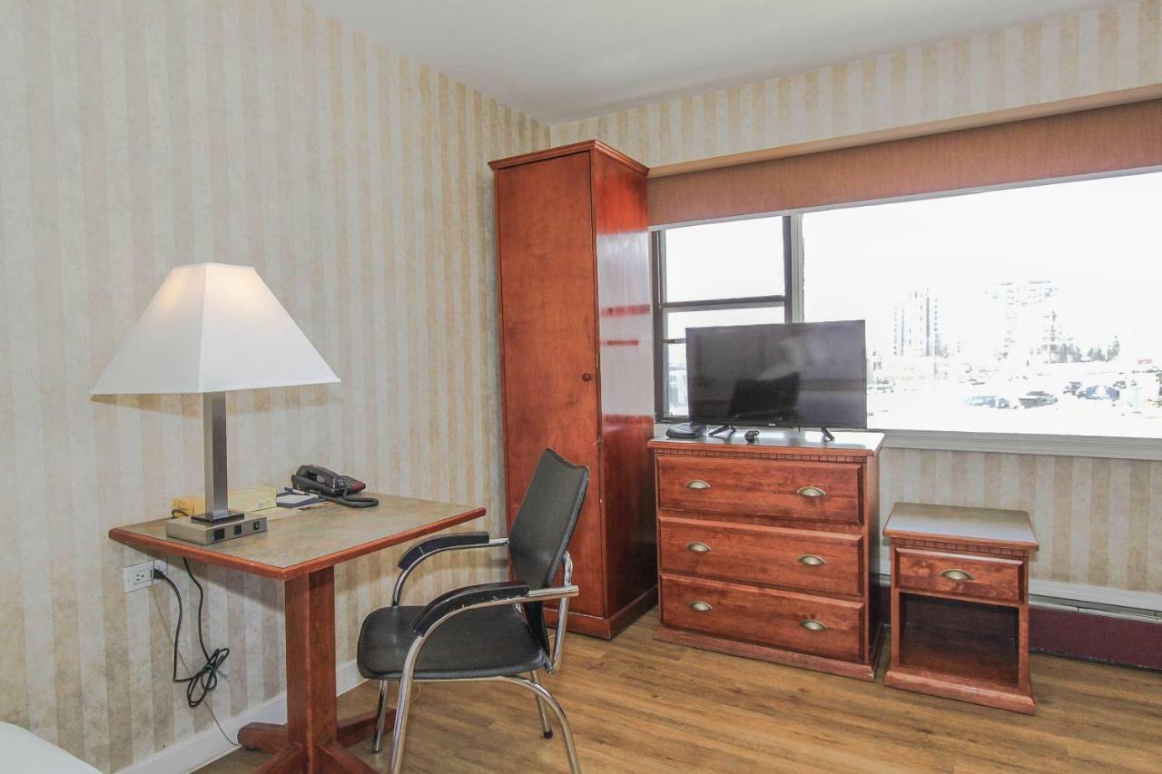 Canadas Best Value Inn Chinook Station YYC Buitenkant foto